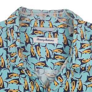 TOMMY BAHAMA MEN LG RAYON HAWAIIAN SHIRT BLUE ALL OVER SWORDFISH LOGO BUTTON UP
